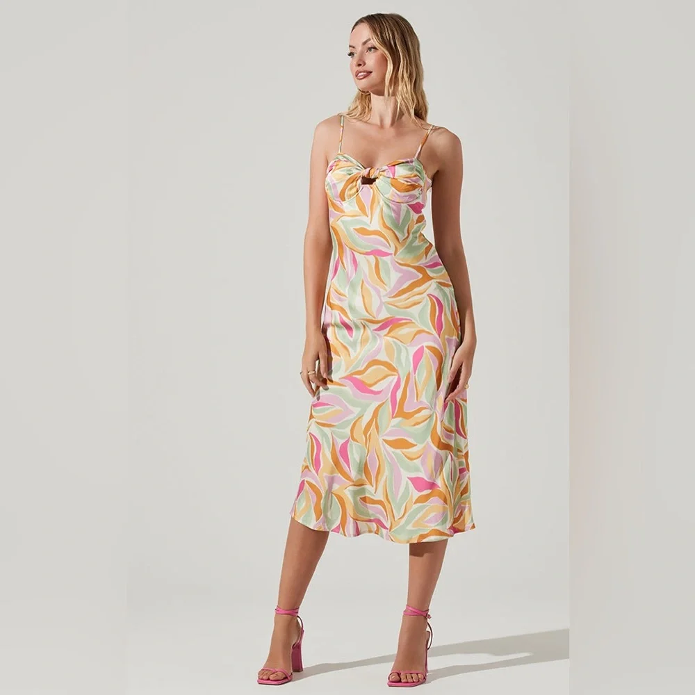 ASTR The Label Midi Dress - Picture 3 of 7